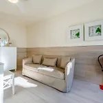 Modern 3 Bdr Duplex House With Terrace By Lovelystay