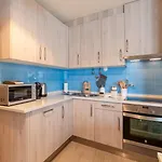 Lägenhet Modern 3 Bdr Duplex House With Terrace By Lovelystay *