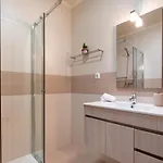 Lägenhet Modern 3 Bdr Duplex House With Terrace By Lovelystay *