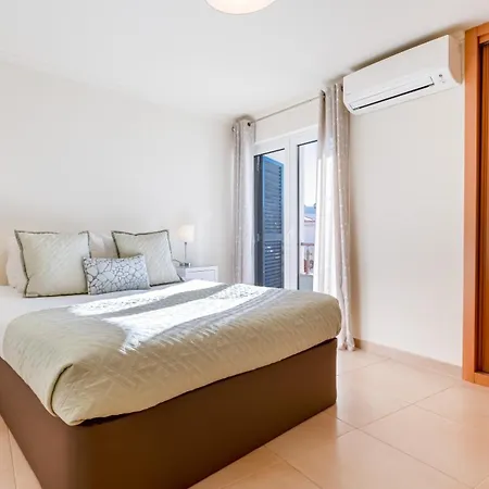 Modern 3 Bdr Duplex House With Terrace By Lovelystay *